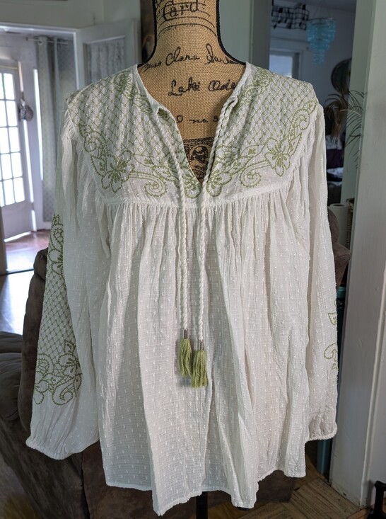 cleo wolf Tops - Embroidered White Peasant Blouse with Green Accents